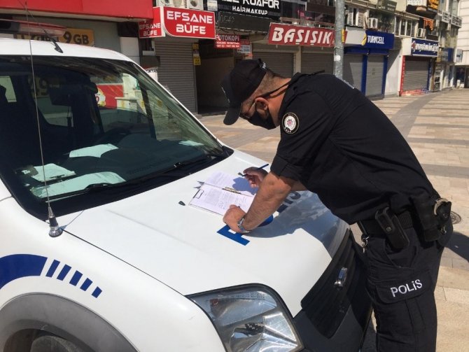 Yasağı Delip Sokağa Çıktı, Ceza Kesilince ‘Mağdurum’ Dedi