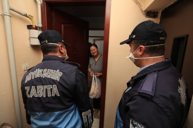 Denizlililer Evinde Kalıyor Büyükşehir Belediyesi İhtiyaçları Karşılıyor