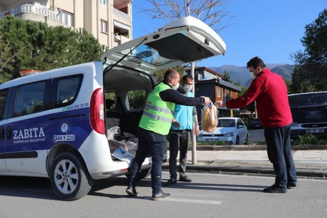Pamukkale Belediyesi On Binlerce Ekmeği Vatandaşlara Ulaştırdı