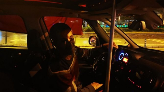 Marmarisli Vatandaş Bakan Soylu İçin Bayrakla Sokağa Çıktı