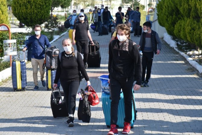 Manisa’da Karantinadaki 318 Kişi Memleketlerine Gönderildi