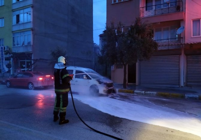 Denizli’de Otomobil Alev Alev Yandı