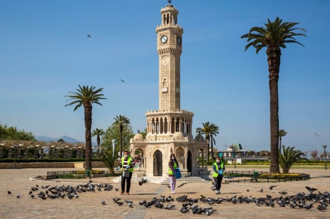 Sokakta Yaşayan Canlılara “Gönülden” Destek