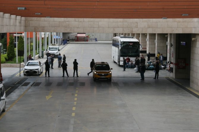 Denizli’de Mahkumlar Tahliye Edilmeye Başladı