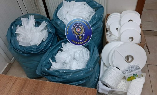 İzmir’de Kaçak Maske Üretimine Suçüstü