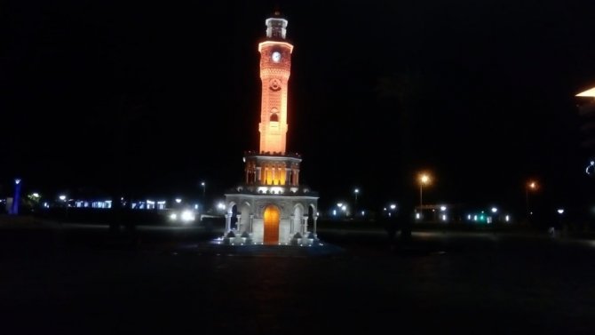 İzmir Sessizliğe Büründü