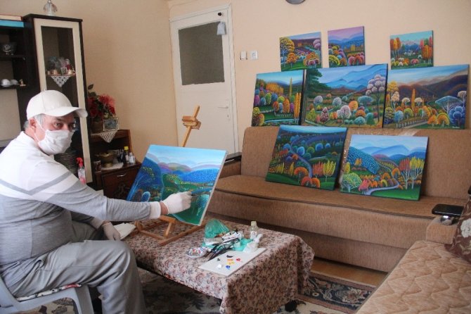 ’Evde Kal’ Çağrısına Uydu, Evinin Bir Odasını Atölyeye Çevirdi