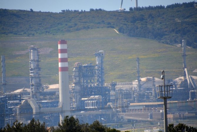 Vatandaşlar Sokağa Çıkmadı, Fabrikalarda Üretim Sürdü