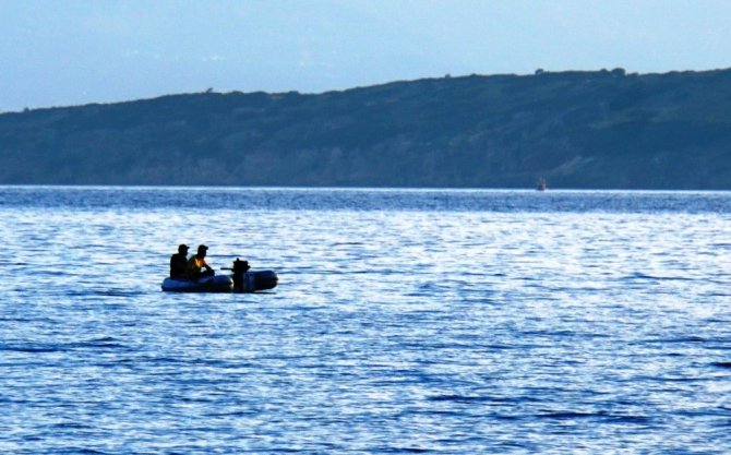 Yasağı Denizde Deldiler, Cezayı Yediler