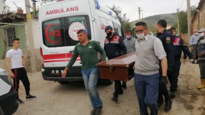 Yaşlı Kadın Evinde Çıkan Yangında Öldü