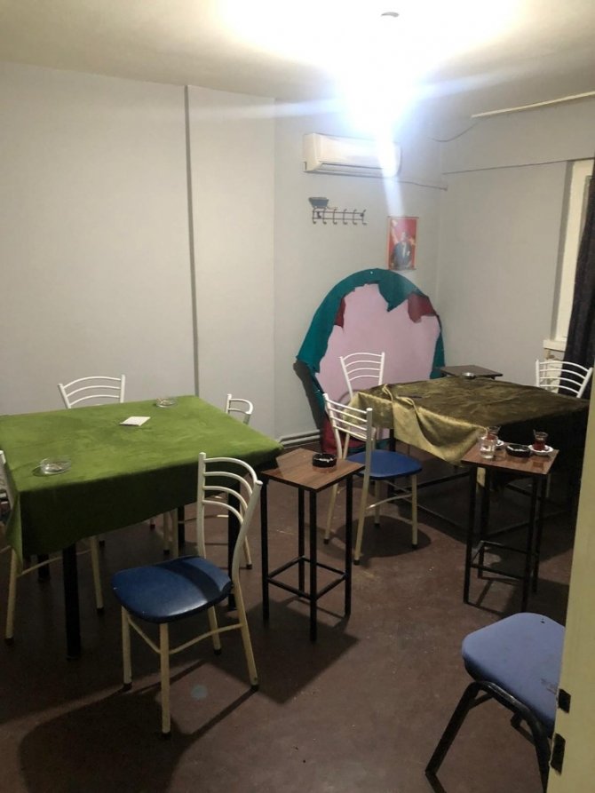 Manisa’da Kumar Oynatanlara 44 Bin Tl’lik Sosyal Mesafe Cezası