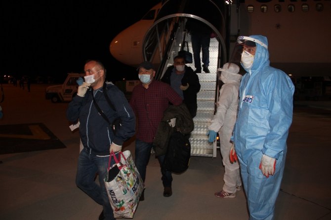 Almanya’dan Getirilen 187 Türk Vatandaşı Kütahya’da Yurtlara Yerleştirildi