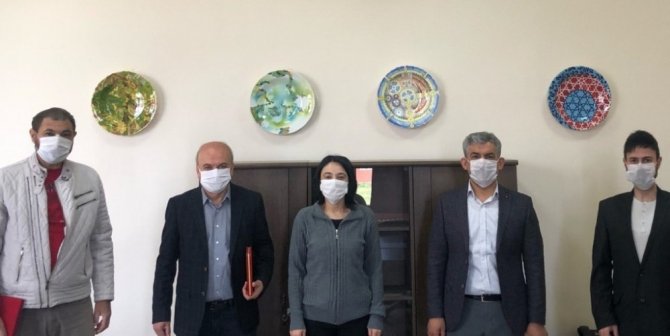 Dpü Lisansüstü Eğitim Enstitüsü’nden Akademisyenlere Teşekkür Plaketi