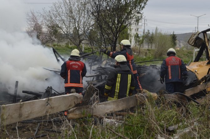 Tavşanlı’da Çıkan Yangın Korkuttu