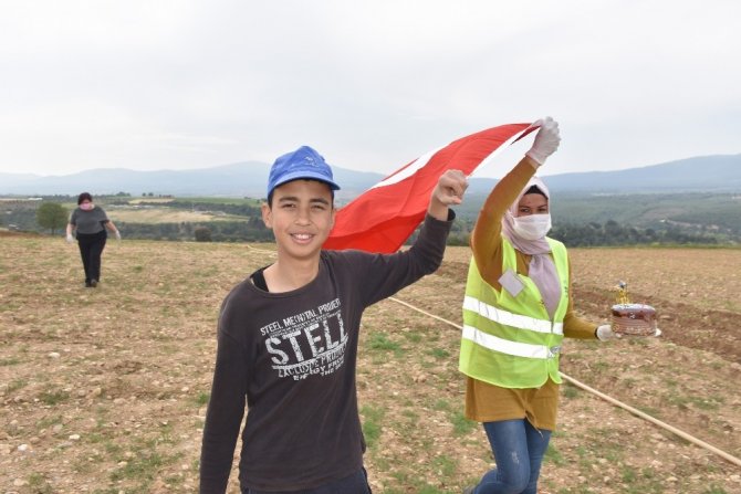 23 Nisan’da Çifte Mutluluk Yaşadılar