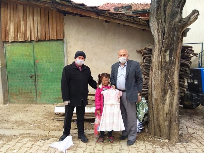 Hisarcık’ta 3 Yetim Öğrenciye 23 Nisan Ziyareti