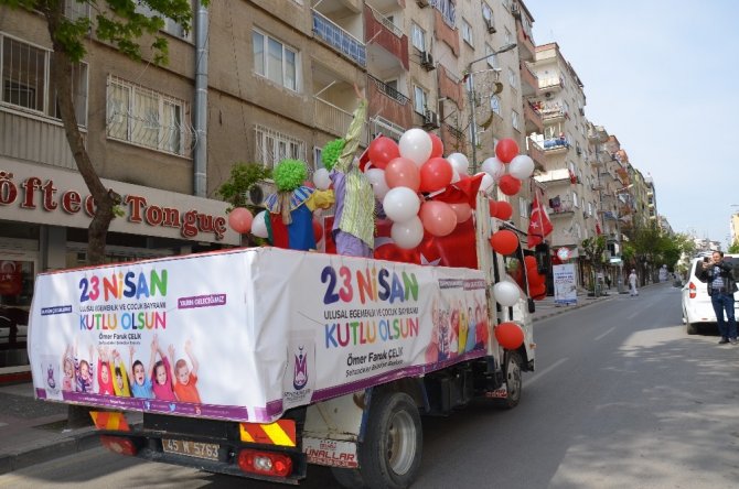Manisa Sokaklarında 23 Nisan Coşkusu
