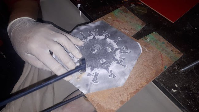 ’’Naht’’ Sanatıyla Korona Virüs Covid-19’un Simgesini Yaptı