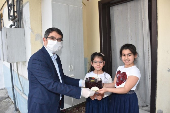 Başkan Çelik’ten 23 Nisan Çocuğuna Sürpriz Kutlama