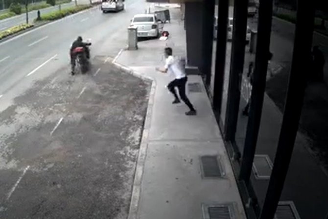 Motosikleti Çalan Hırsıza Meydan Dayağı