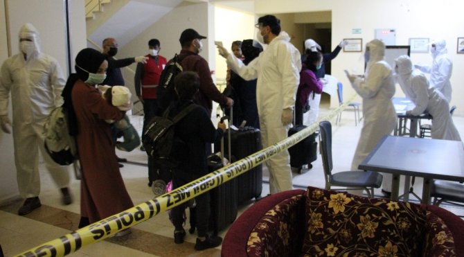 Nijerya Ve Gana’dan Getirilen 123 Türk Vatandaşı Aydın’da Karantinaya Alındı