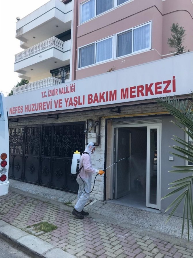Çiğli’de Huzurevlerine Korona Virüs Temizliği