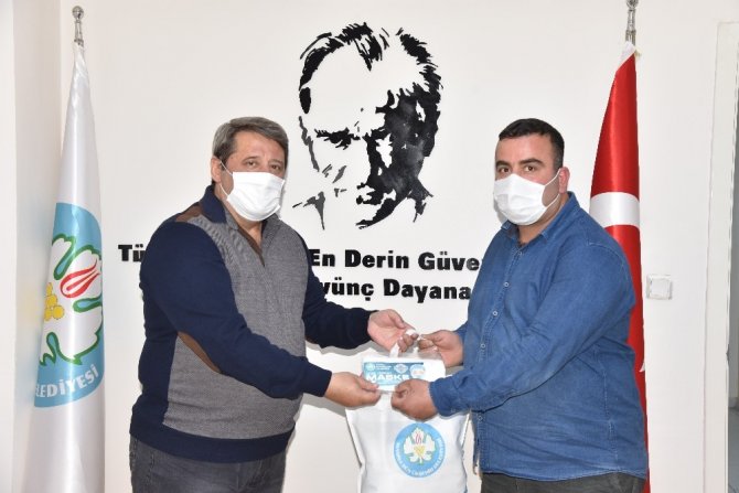 Manisa’da Maskeye Ulaşamayanlara Büyük Kolaylık