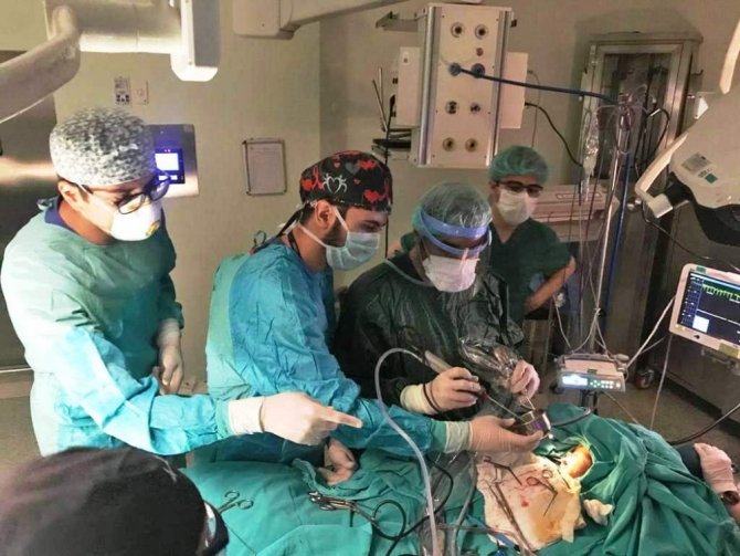 Ksbü’de Solunum Sıkıntısı Çeken Yeni Doğan Bebek Ameliyatla Sağlığına Kavuştu