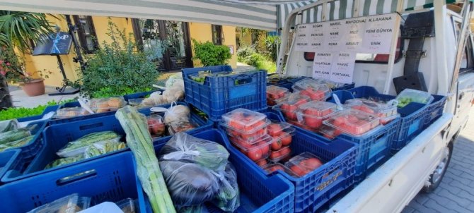 Marmaris’te Seyyar Manavlar İş Başında