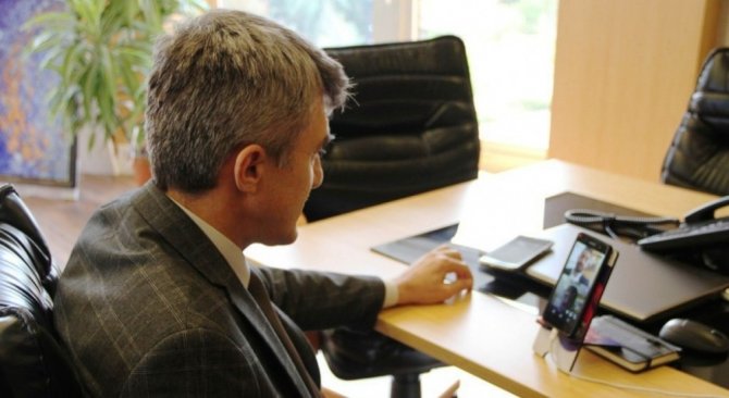 Rektör Kazım Uysal Sosyal Medyada Öğrencilerle Buluştu