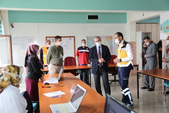 Vali Toraman, Pandemi Operasyon Merkezi’ni Ziyaret Etti