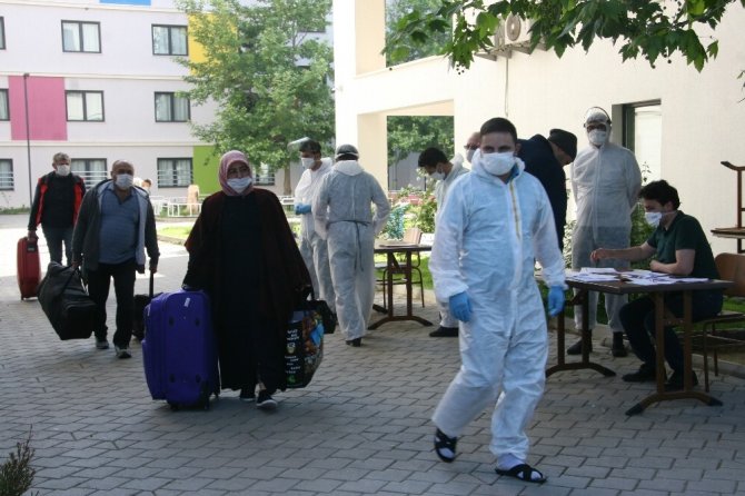 Hollanda’dan Getirilerek Karantinaya Alınan 349 Kişinin Tamamı Evlerine Gönderildi