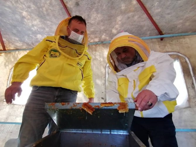 Metin Yavuz Arıcı Çiftçileri Ziyaret Etti