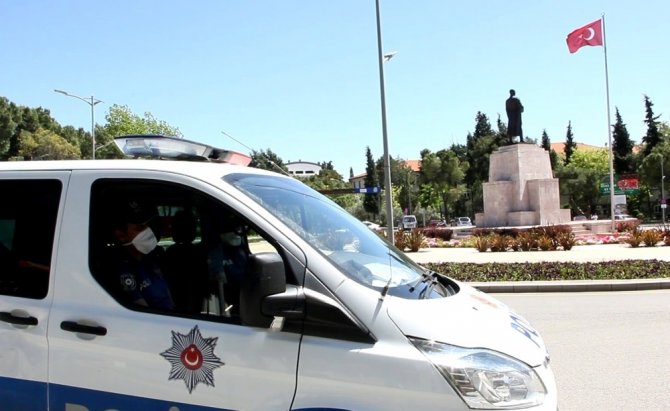 Muğla’da Yarın Sokağa Çıkacak Yaşlılar Anonsla Uyarılıyor