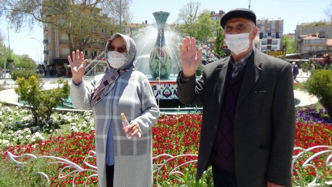 Kütahya’da 65 Yaş Ve Üstü Vatandaşların Sokağa Çıkma Sevinci