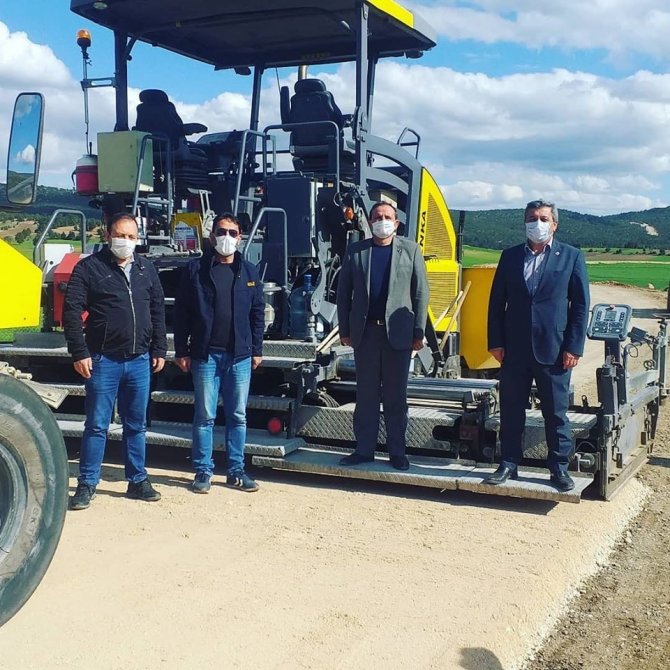 Altıntaş’ta Sıcak Asfalt Çalışması