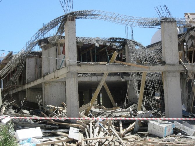 İnşaatta Çökme, 2 İşçi Yaralandı