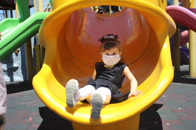 14 Yaş Altı Çocuklara Sosyal Mesafeli Özgürlük