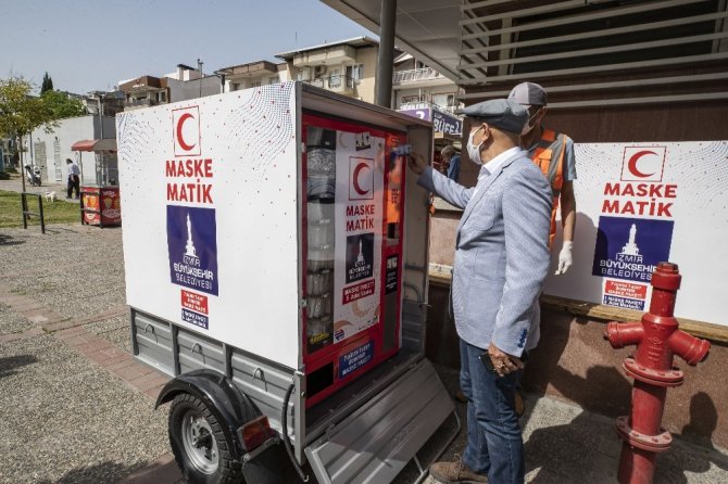 İzmir’de Şimdi De Seyyar Maskematik