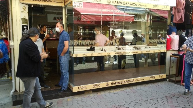 İzmir’in Göbeğinde Kuyumcu Soygunu