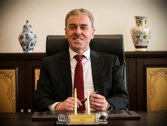 Rektör Kavuncu: "Kütahya, Covid-19’da Tepe Noktayı Hala Görmedi"