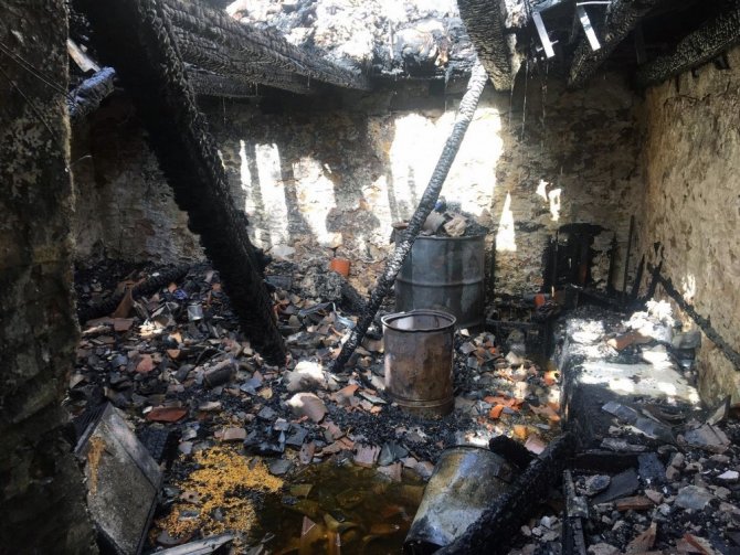 İki Katlı Yayla Evi Yandı