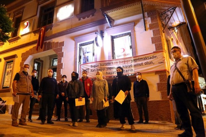 Yabancı Uyruklu Öğrencilerden Kızılay’a Anlamlı Bağış