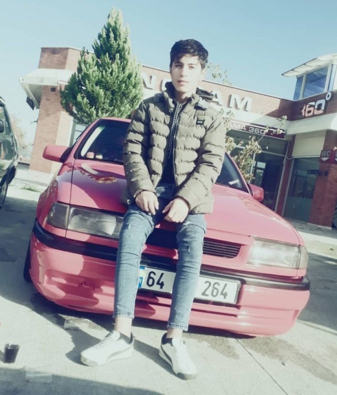 16 Yaşındaki Genç Çapa Makinesinin Altında Kalarak Can Verdi