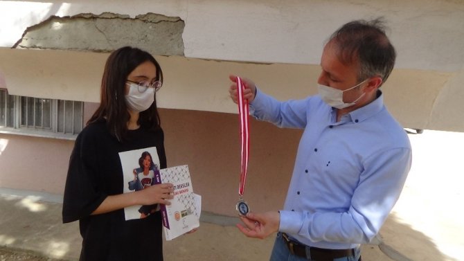 Eba’ya En Çok Kullanan Öğrenciler Ödüllendirildi