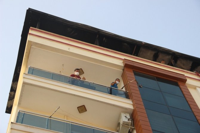 İzmir’de Korkutan Yangın: Patlama Sesi Paniğe Yol Açtı