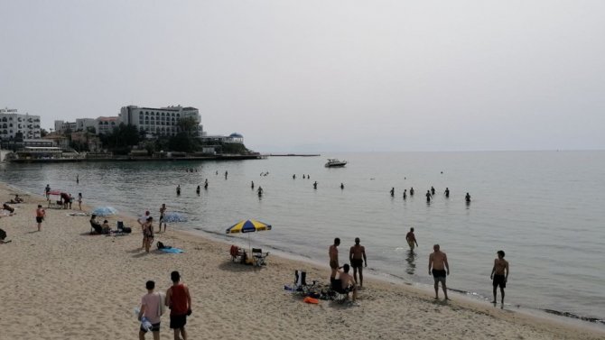 Sıcaktan Bunalan Sahile Koştu