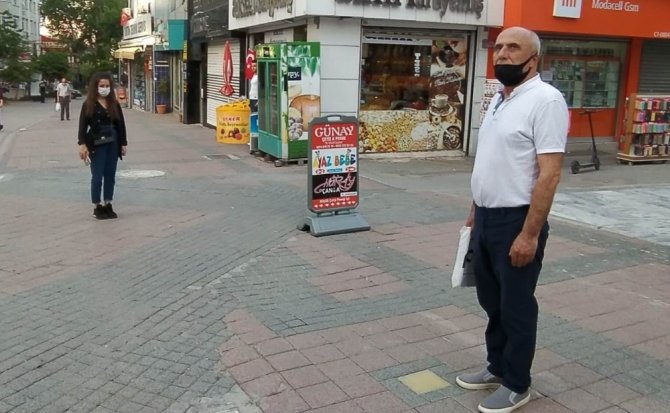 Kütahyalılar Saat 19.19’da Hep Bir Ağızdan İstiklal Marşı’nı Okudu