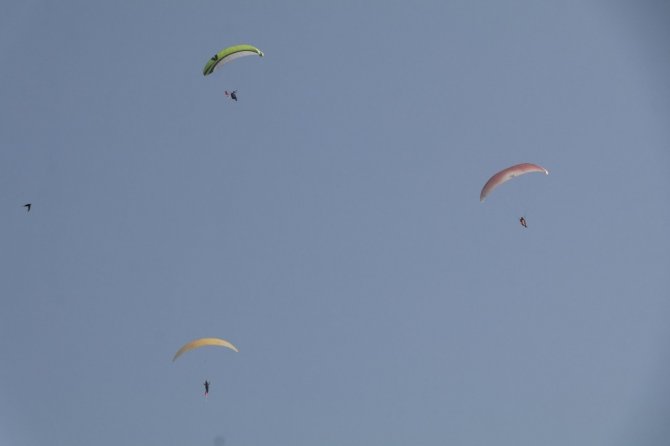 Bin 500 Metrede Türk Bayraklarıyla 19 Mayıs’ı Kutladılar