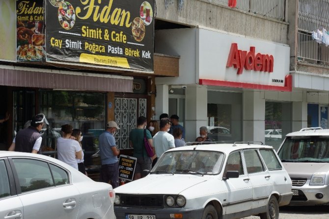 Elektrik Faturası Ödemelerinde Sosyal Mesafesiz Kuyruk